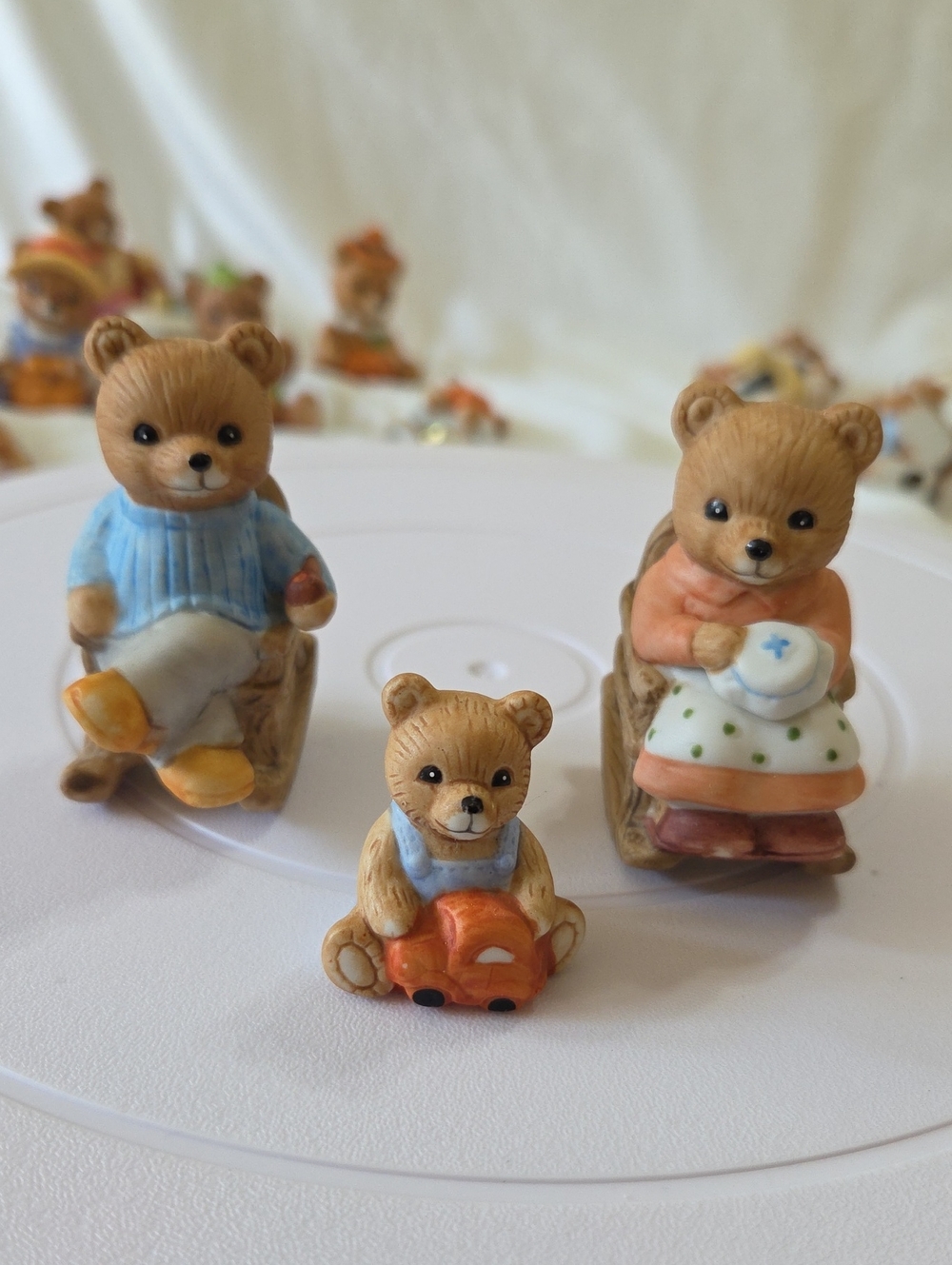 Vintage Homco "Bears at Home" collection #1470